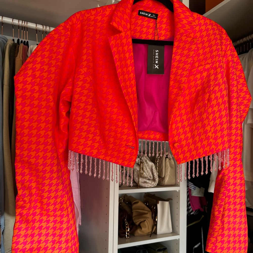 Crop fashionable blazer